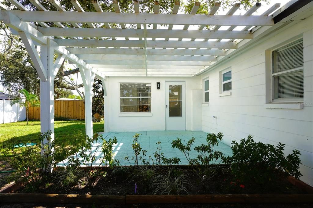 For Sale: $339,900 (3 beds, 2 baths, 1102 Square Feet)