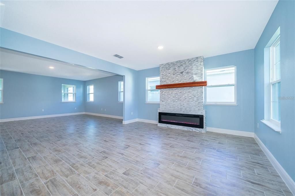 For Rent: $2,490 (3 beds, 2 baths, 2263 Square Feet)