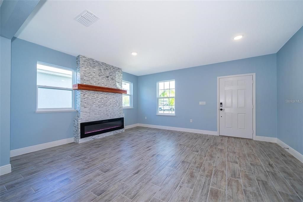 For Rent: $2,490 (3 beds, 2 baths, 2263 Square Feet)