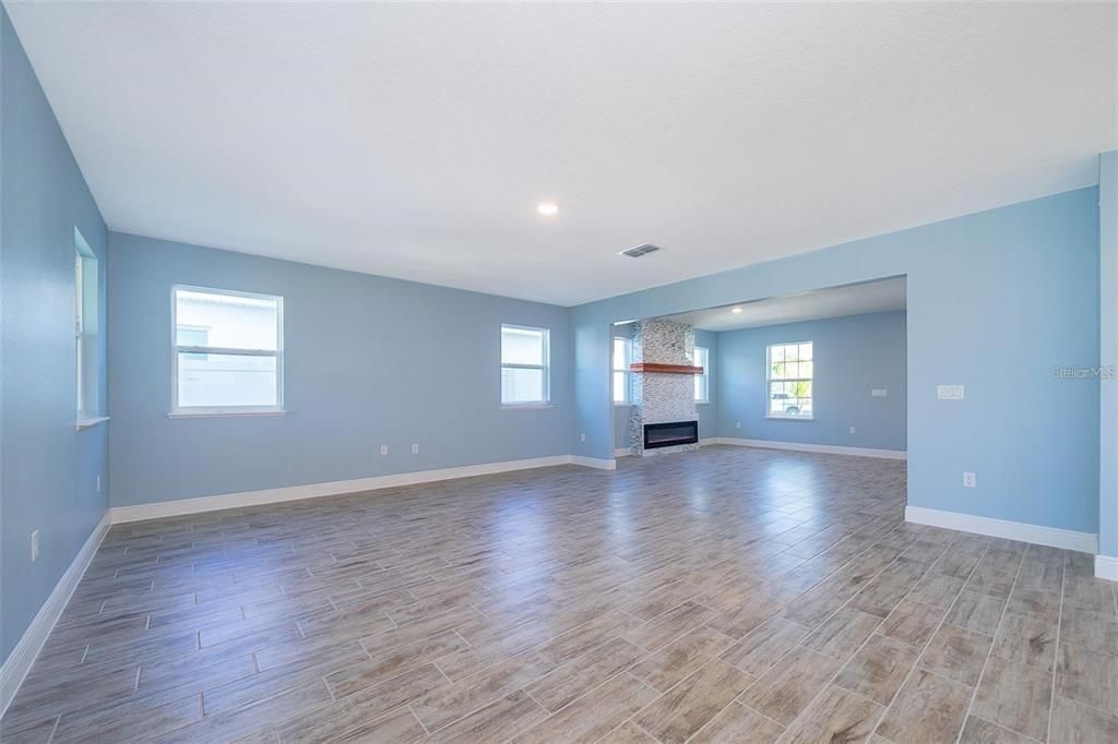 For Rent: $2,490 (3 beds, 2 baths, 2263 Square Feet)