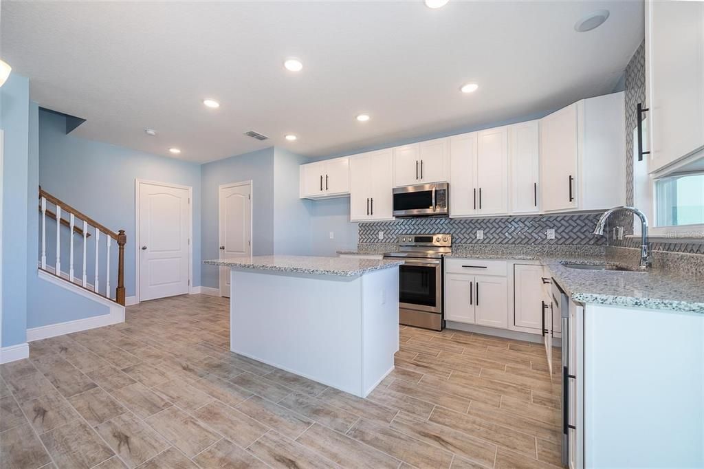 For Rent: $2,490 (3 beds, 2 baths, 2263 Square Feet)