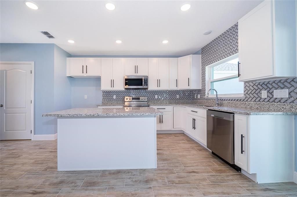 For Rent: $2,490 (3 beds, 2 baths, 2263 Square Feet)