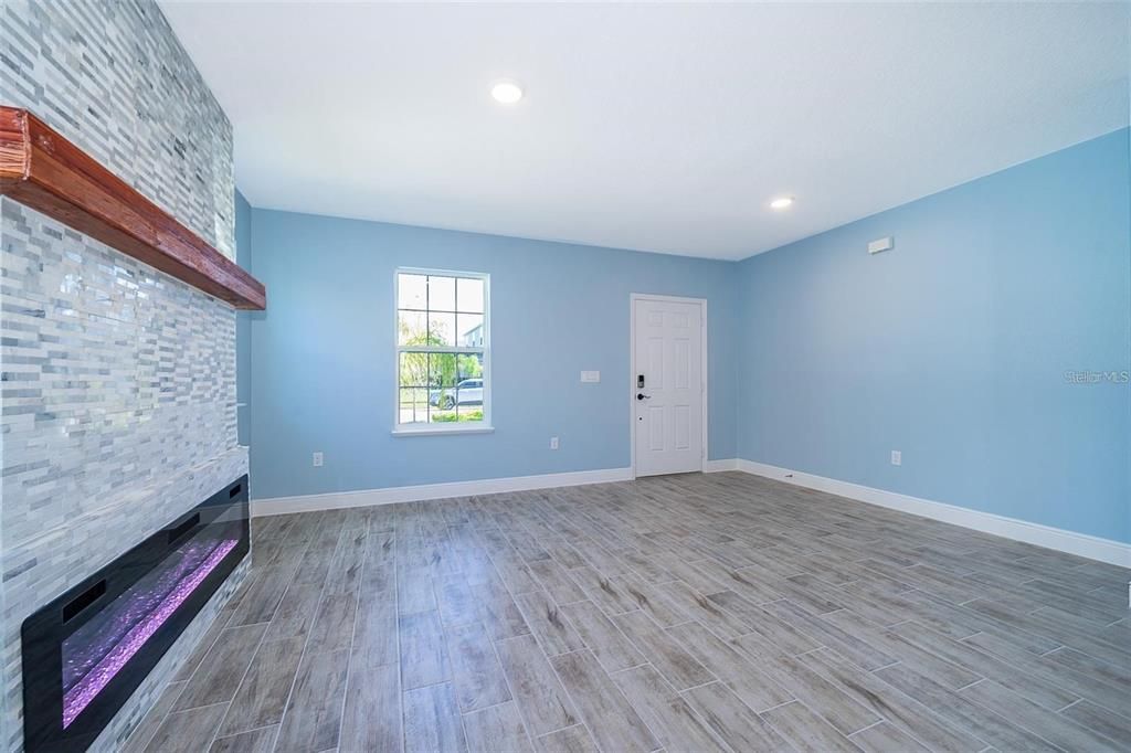 For Rent: $2,490 (3 beds, 2 baths, 2263 Square Feet)