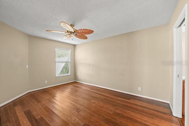 For Sale: $285,000 (3 beds, 2 baths, 1396 Square Feet)