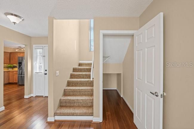 For Sale: $285,000 (3 beds, 2 baths, 1396 Square Feet)