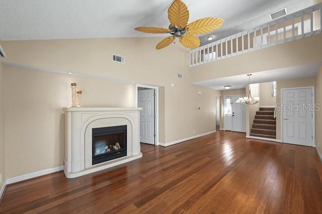 For Sale: $285,000 (3 beds, 2 baths, 1396 Square Feet)