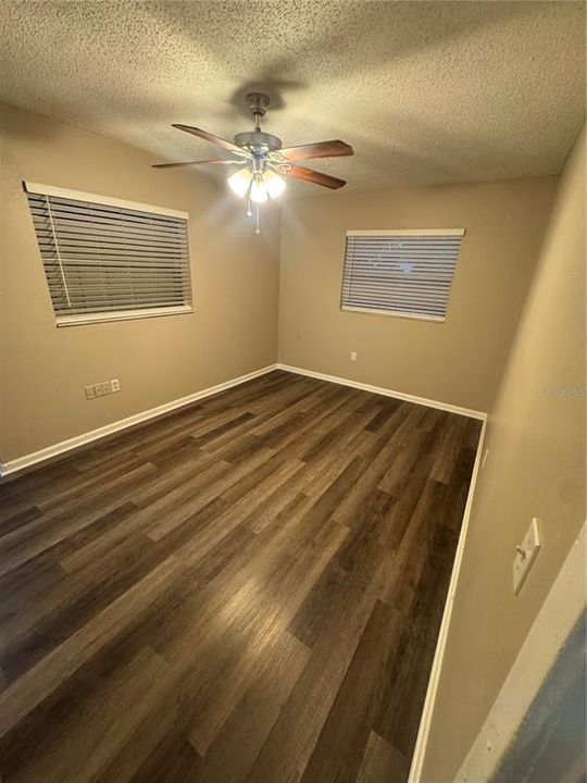 Activo con contrato: $299,000 (3 camas, 2 baños, 1173 Pies cuadrados)