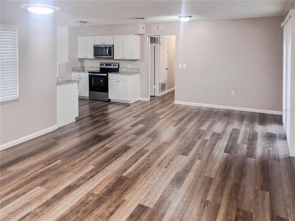 Activo con contrato: $299,000 (3 camas, 2 baños, 1173 Pies cuadrados)