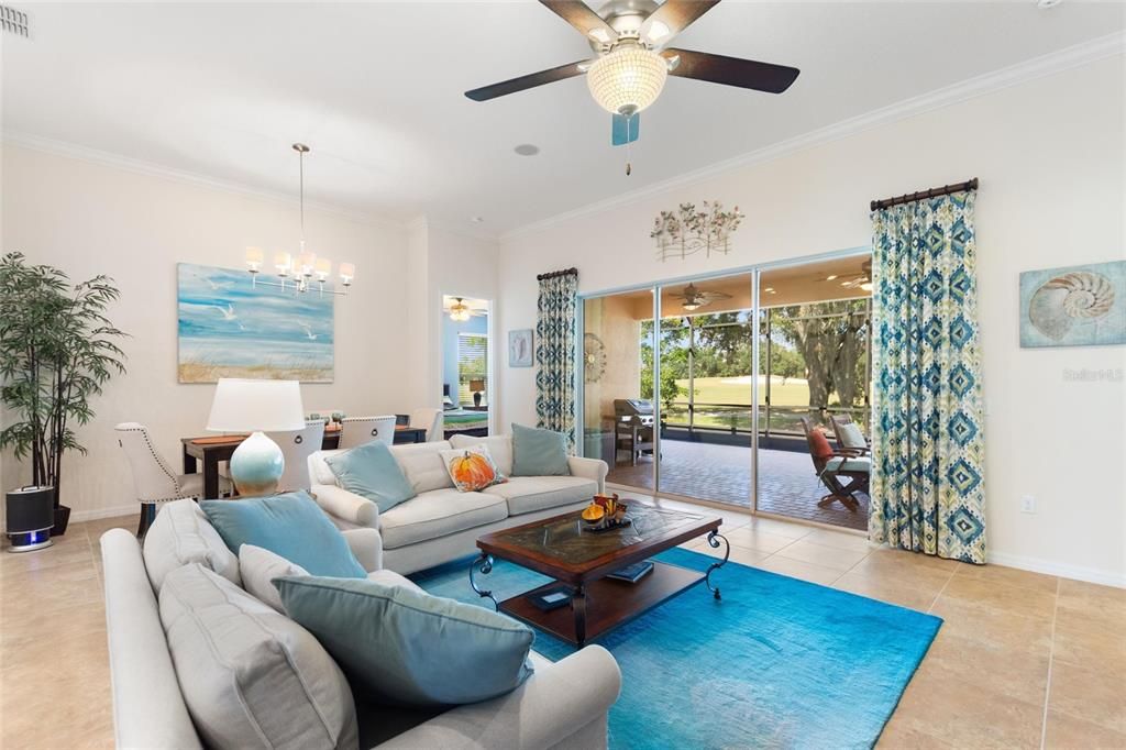 合同活跃: $519,000 (3 贝兹, 3 浴室, 2320 平方英尺)