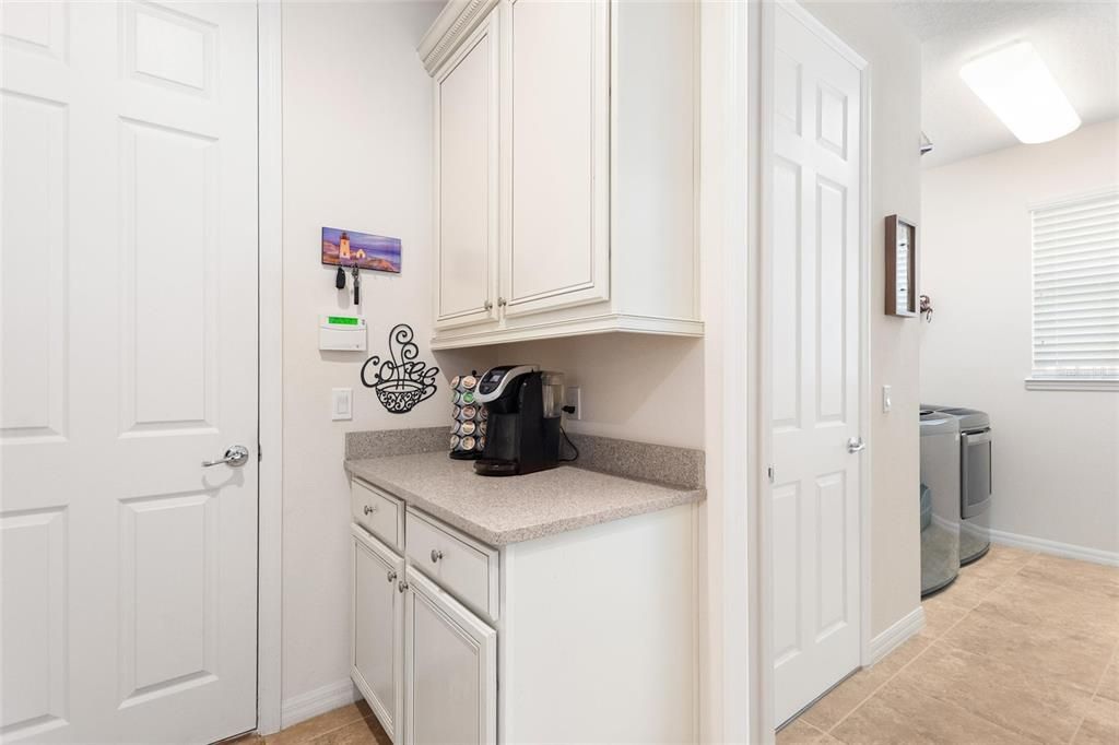 合同活跃: $519,000 (3 贝兹, 3 浴室, 2320 平方英尺)