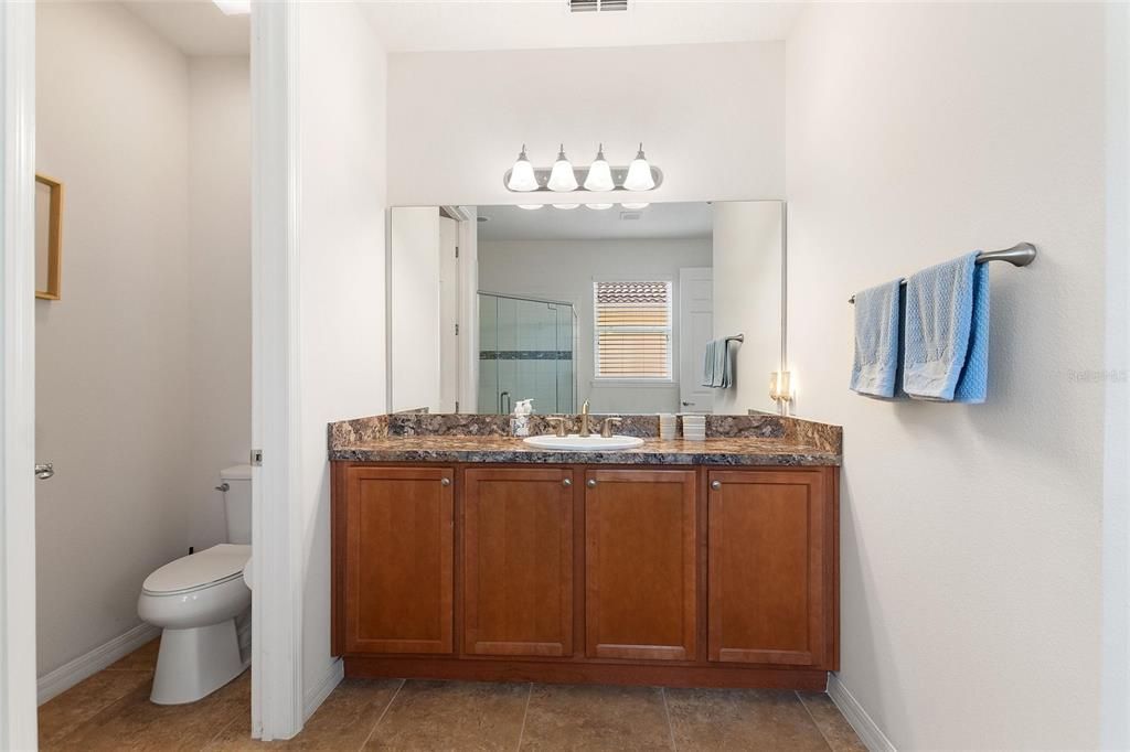 合同活跃: $519,000 (3 贝兹, 3 浴室, 2320 平方英尺)