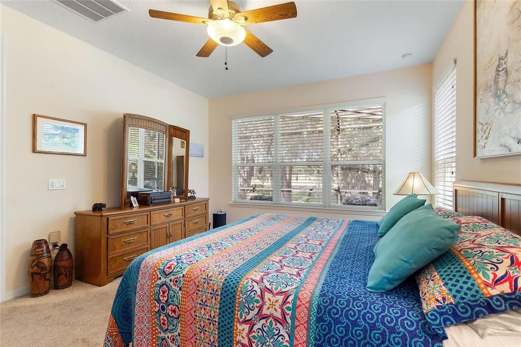 合同活跃: $519,000 (3 贝兹, 3 浴室, 2320 平方英尺)