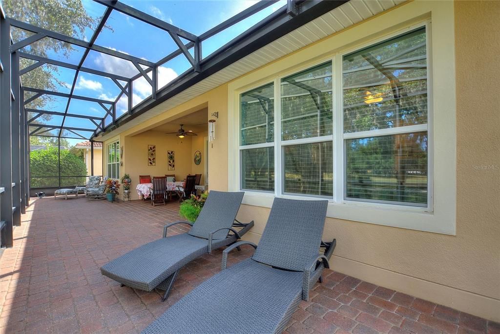 合同活跃: $519,000 (3 贝兹, 3 浴室, 2320 平方英尺)