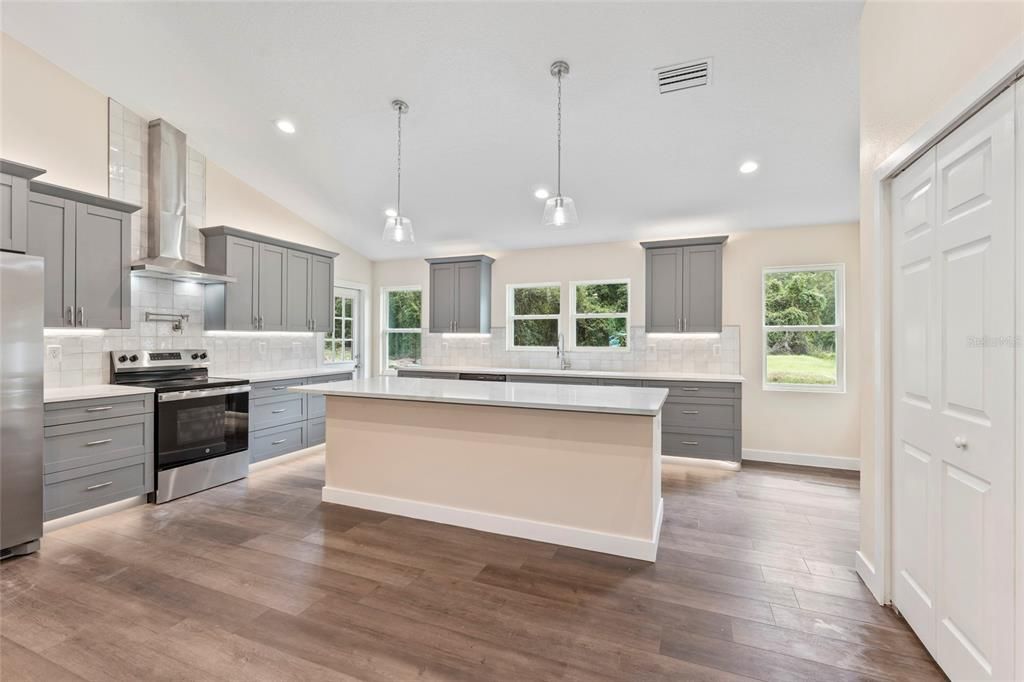 待售: $270,000 (3 贝兹, 2 浴室, 1490 平方英尺)