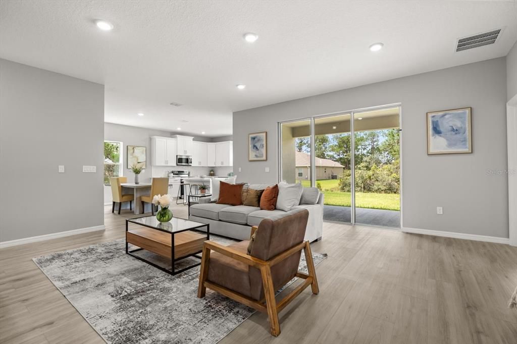 For Sale: $389,900 (4 beds, 3 baths, 2092 Square Feet)