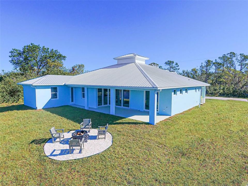 Activo con contrato: $550,000 (3 camas, 3 baños, 2142 Pies cuadrados)