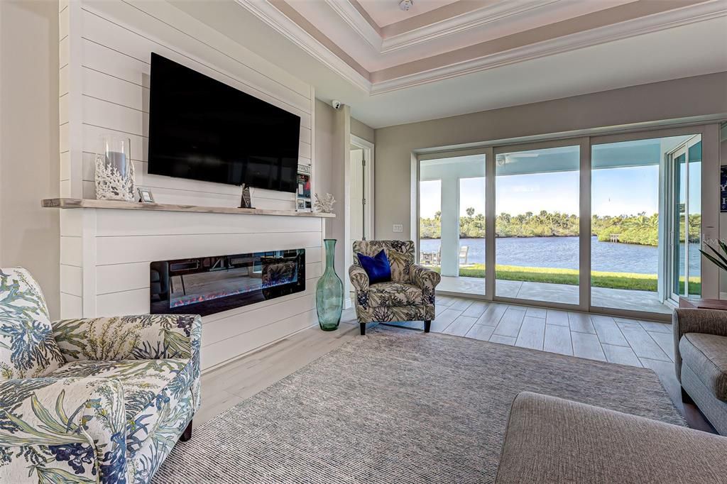 Activo con contrato: $550,000 (3 camas, 3 baños, 2142 Pies cuadrados)