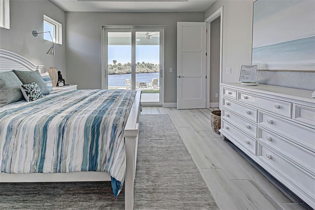 Activo con contrato: $550,000 (3 camas, 3 baños, 2142 Pies cuadrados)