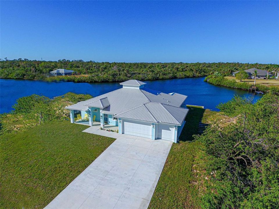 Activo con contrato: $550,000 (3 camas, 3 baños, 2142 Pies cuadrados)