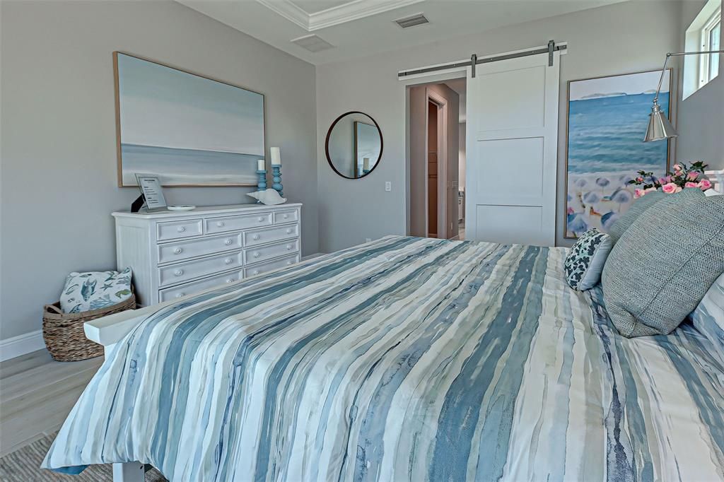 Activo con contrato: $550,000 (3 camas, 3 baños, 2142 Pies cuadrados)