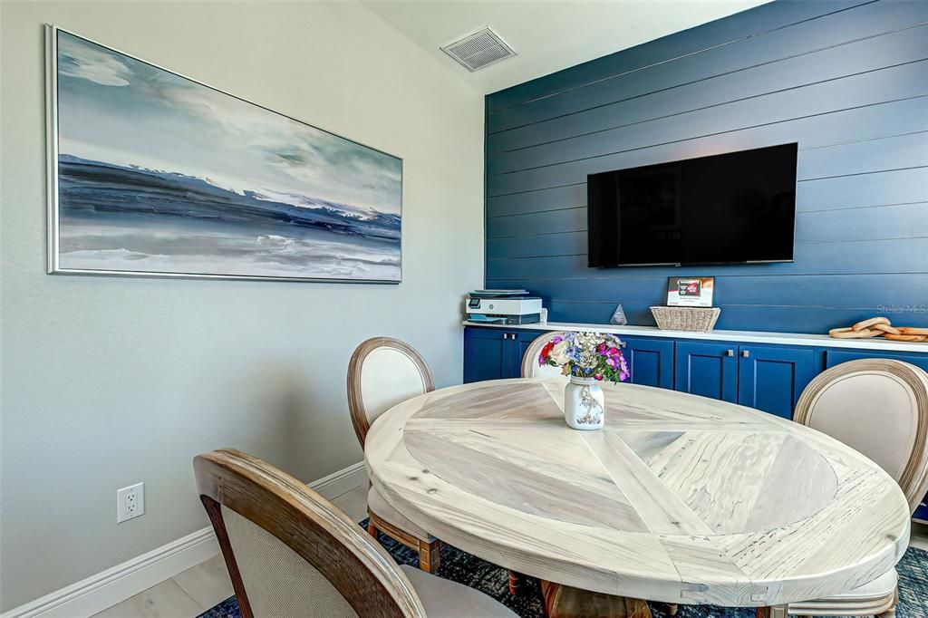 Activo con contrato: $550,000 (3 camas, 3 baños, 2142 Pies cuadrados)