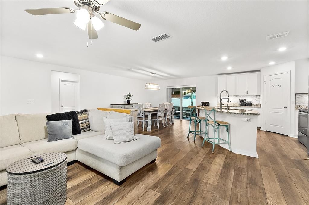 В аренду: $2,150 (3 спален, 2 ванн, 1463 Квадратных фут)