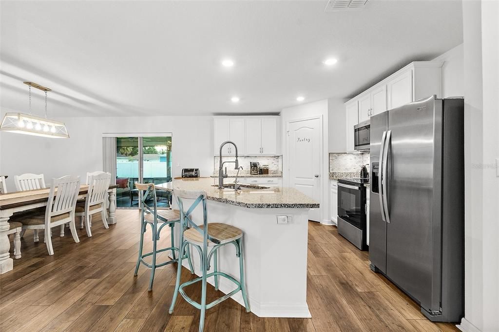 В аренду: $2,150 (3 спален, 2 ванн, 1463 Квадратных фут)