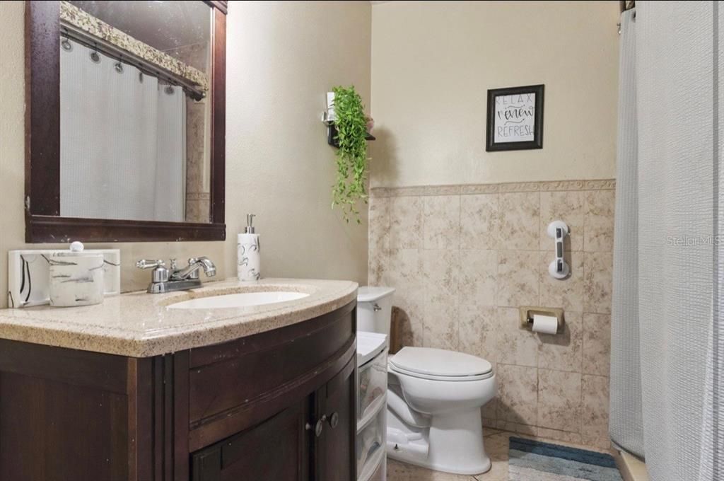 合同活跃: $480,000 (4 贝兹, 2 浴室, 2081 平方英尺)