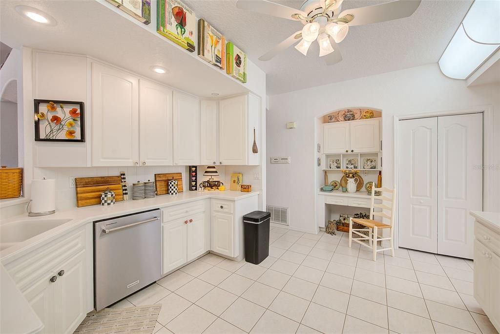 For Sale: $430,000 (4 beds, 2 baths, 2306 Square Feet)