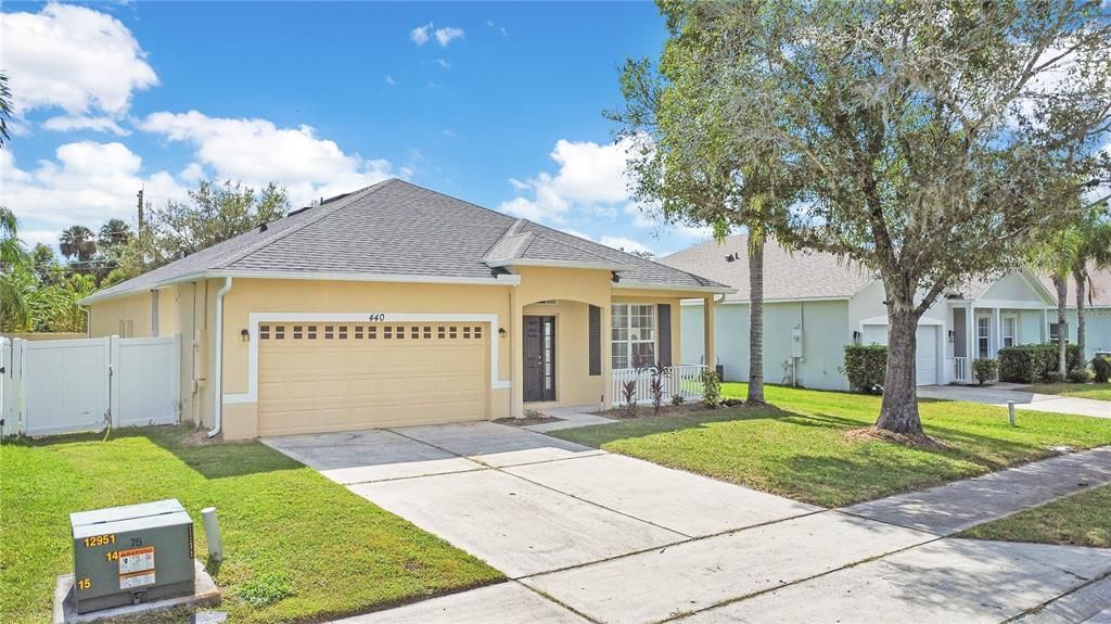 Active With Contract: $366,900 (3 beds, 2 baths, 1751 Square Feet)