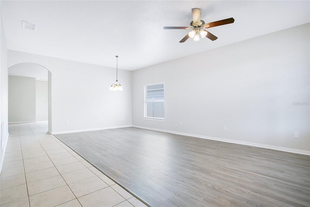 Active With Contract: $366,900 (3 beds, 2 baths, 1751 Square Feet)