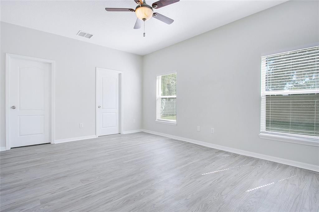 Active With Contract: $366,900 (3 beds, 2 baths, 1751 Square Feet)