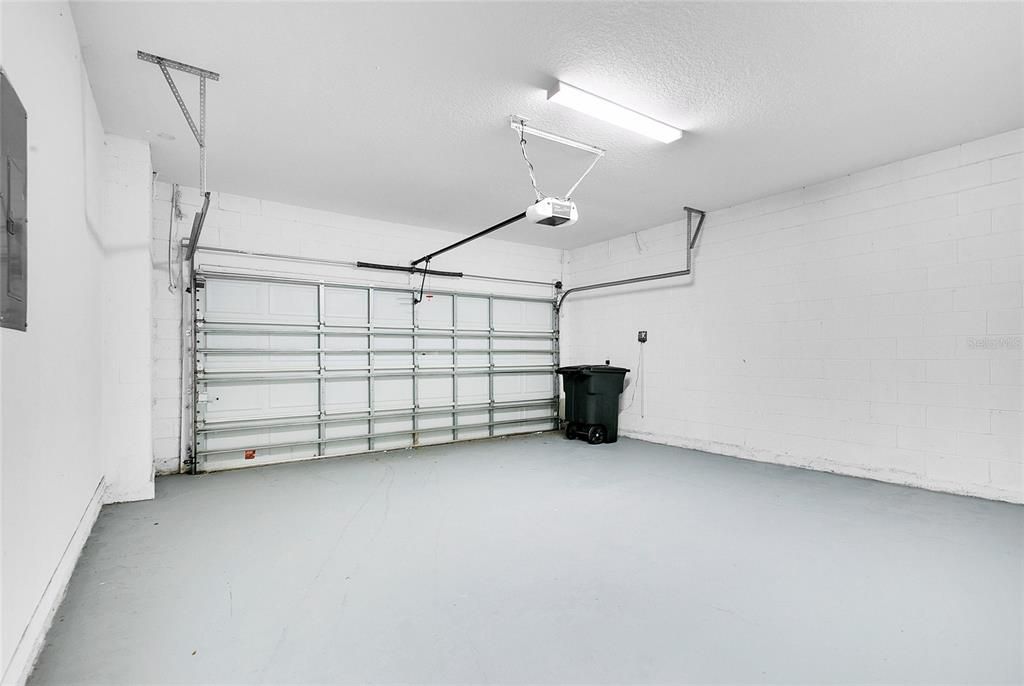 Active With Contract: $366,900 (3 beds, 2 baths, 1751 Square Feet)