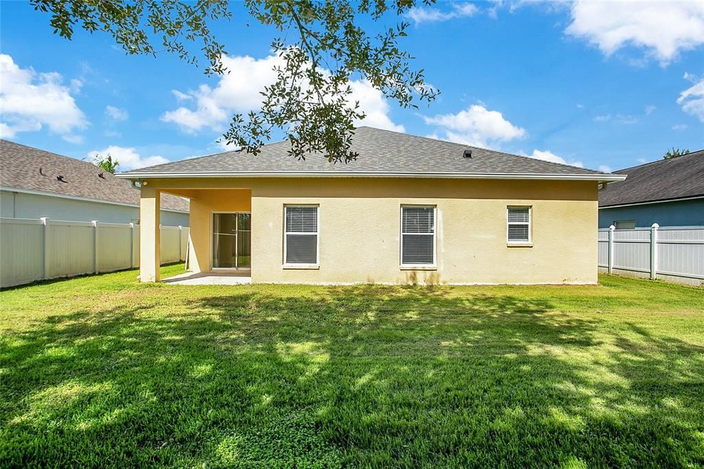 Active With Contract: $366,900 (3 beds, 2 baths, 1751 Square Feet)