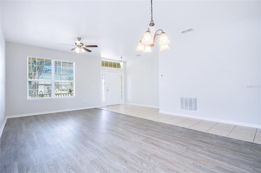 Active With Contract: $366,900 (3 beds, 2 baths, 1751 Square Feet)