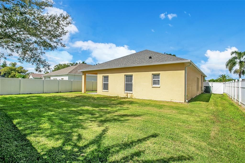 Active With Contract: $366,900 (3 beds, 2 baths, 1751 Square Feet)