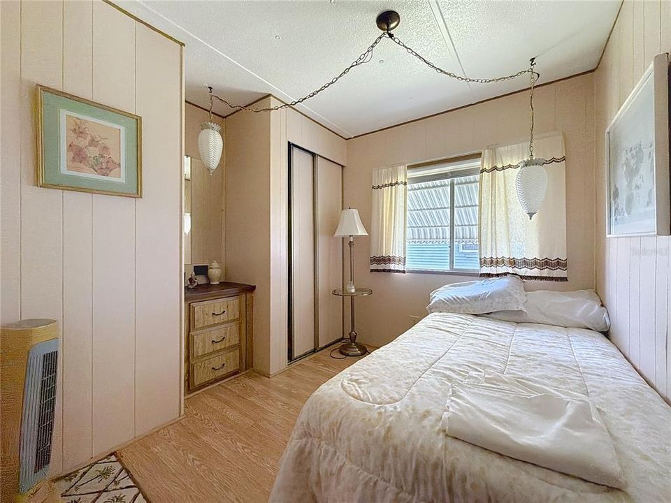 待售: $79,900 (2 贝兹, 1 浴室, 672 平方英尺)