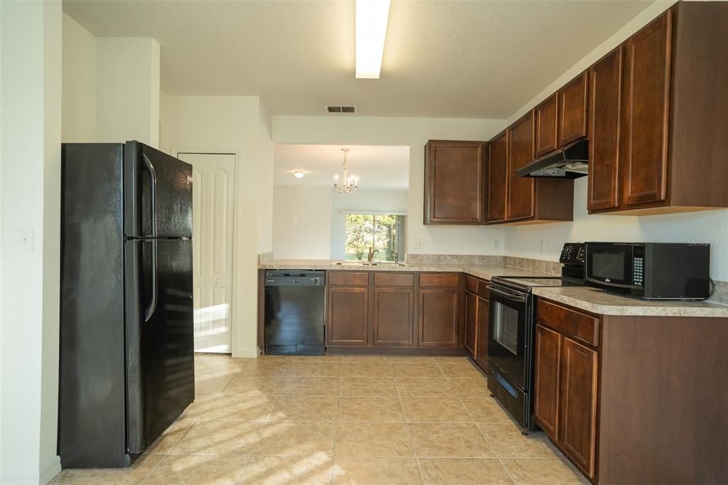 Active With Contract: $265,000 (3 beds, 2 baths, 1750 Square Feet)