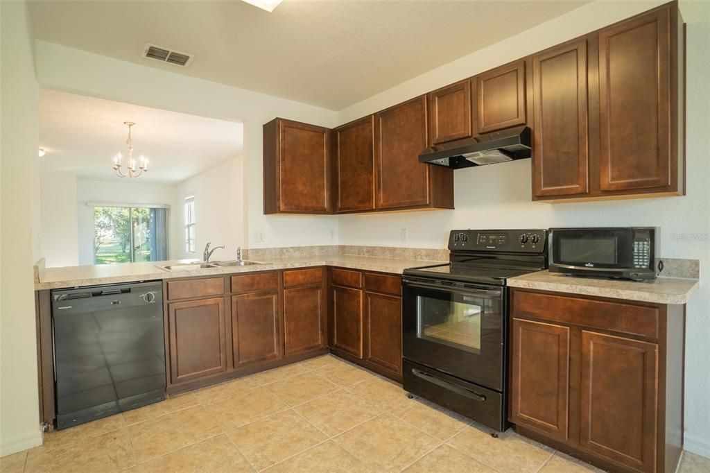 Active With Contract: $265,000 (3 beds, 2 baths, 1750 Square Feet)