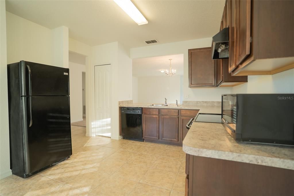 Active With Contract: $265,000 (3 beds, 2 baths, 1750 Square Feet)