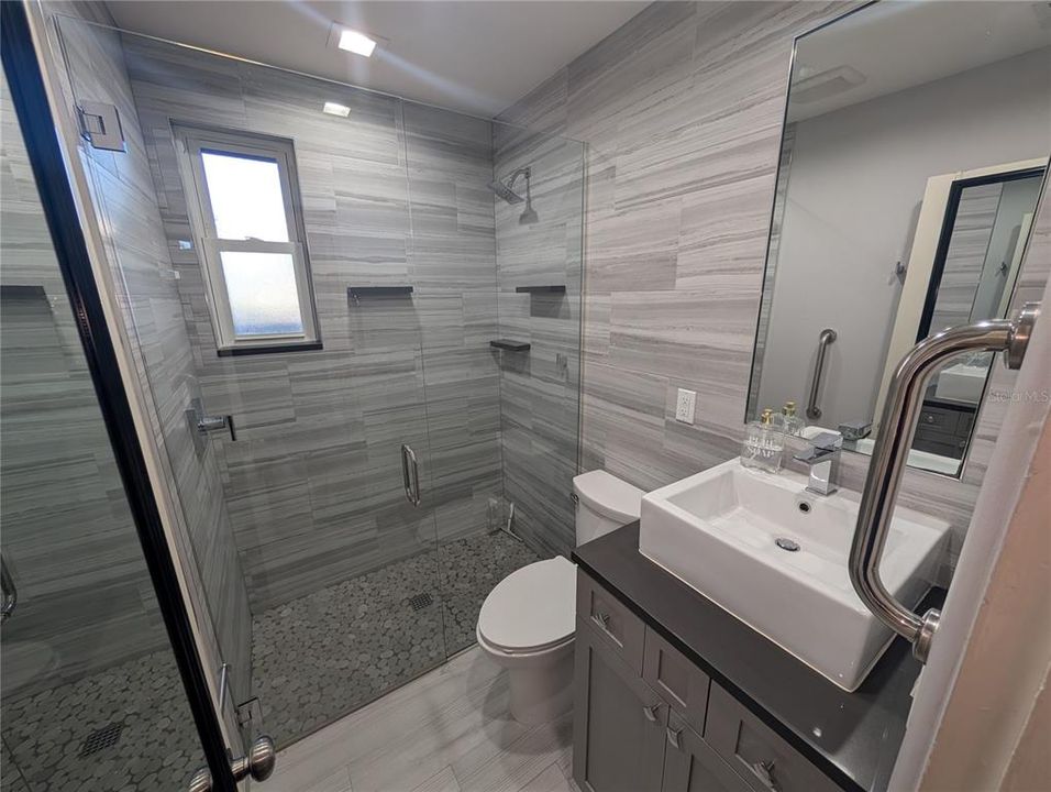 For Rent: $2,400 (3 beds, 2 baths, 1615 Square Feet)