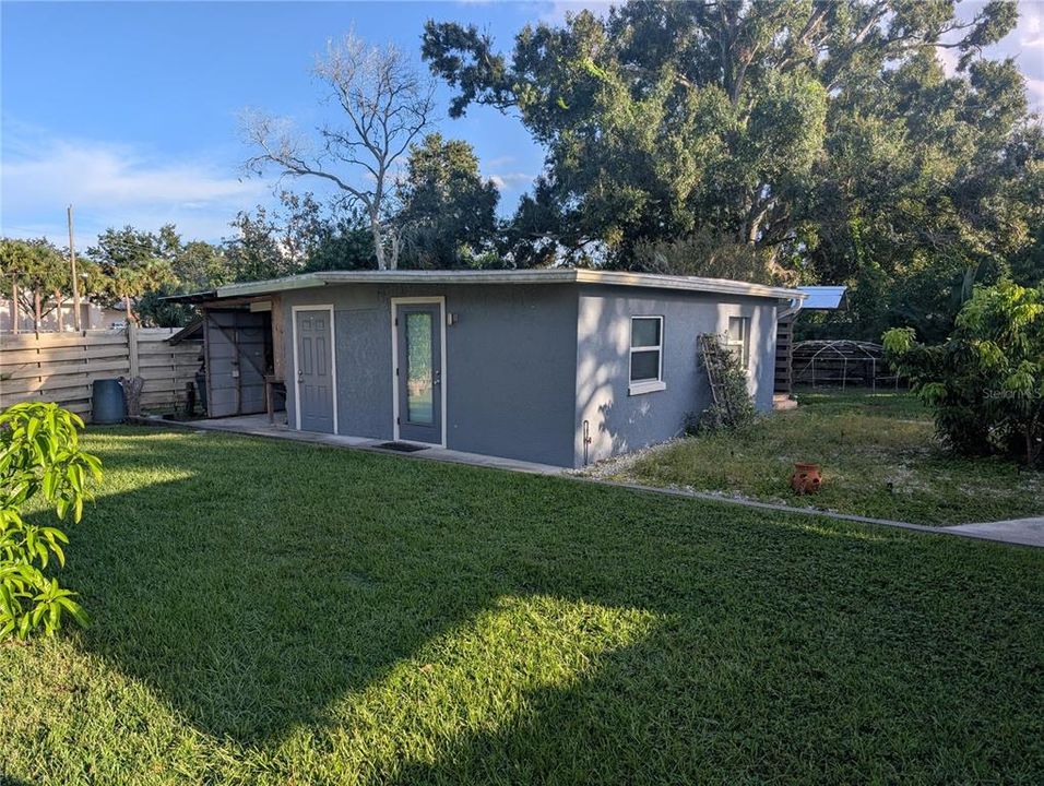 For Rent: $2,400 (3 beds, 2 baths, 1615 Square Feet)