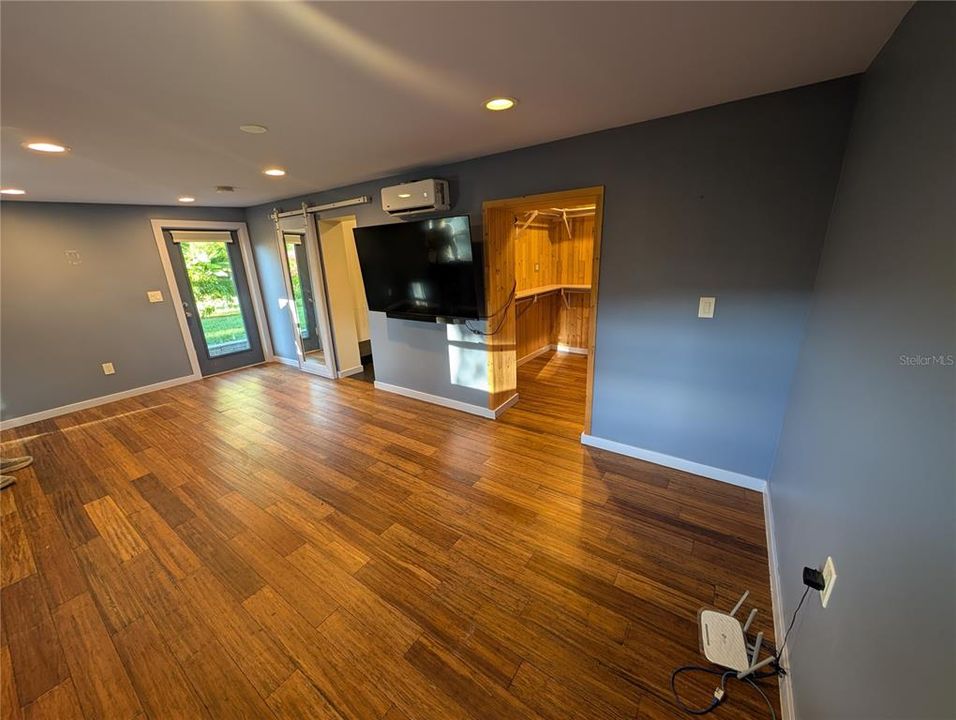 For Rent: $2,400 (3 beds, 2 baths, 1615 Square Feet)