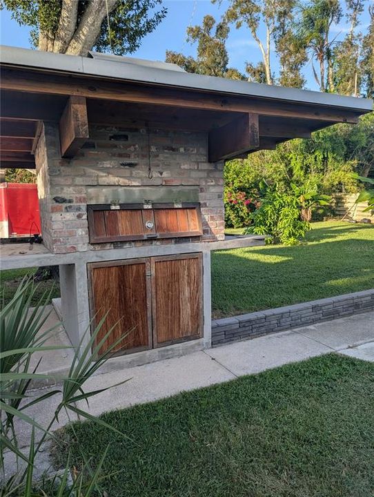 For Rent: $2,400 (3 beds, 2 baths, 1615 Square Feet)