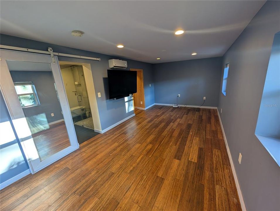 For Rent: $2,400 (3 beds, 2 baths, 1615 Square Feet)