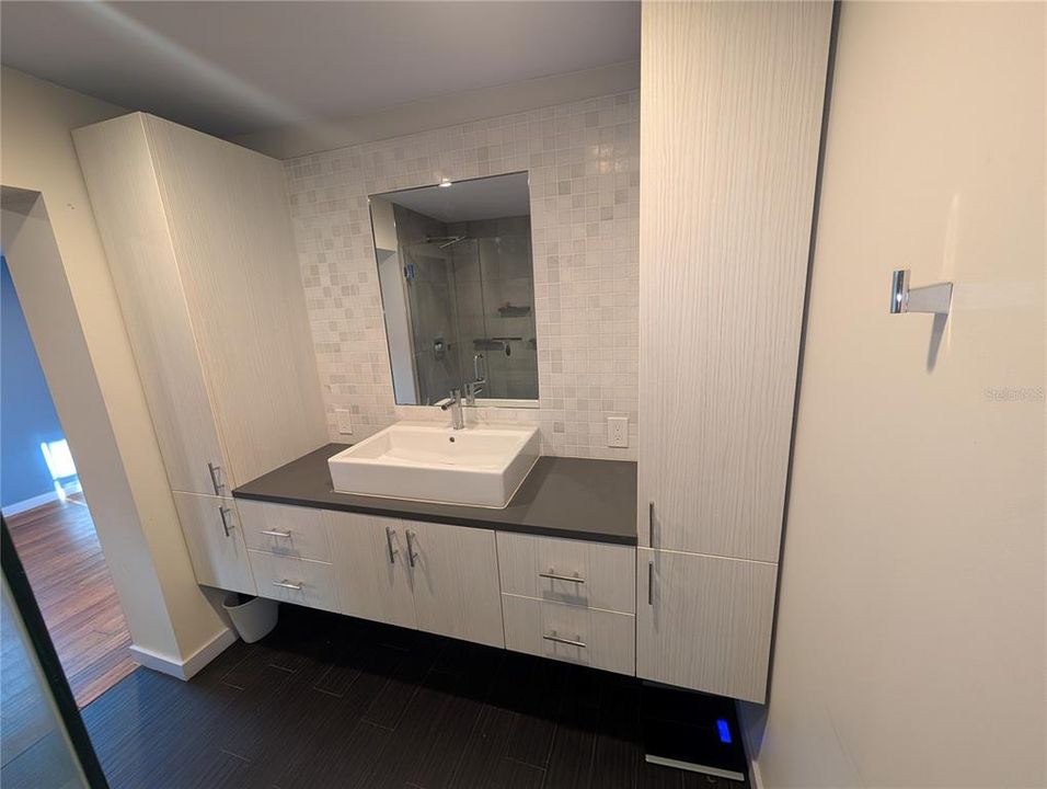 For Rent: $2,400 (3 beds, 2 baths, 1615 Square Feet)