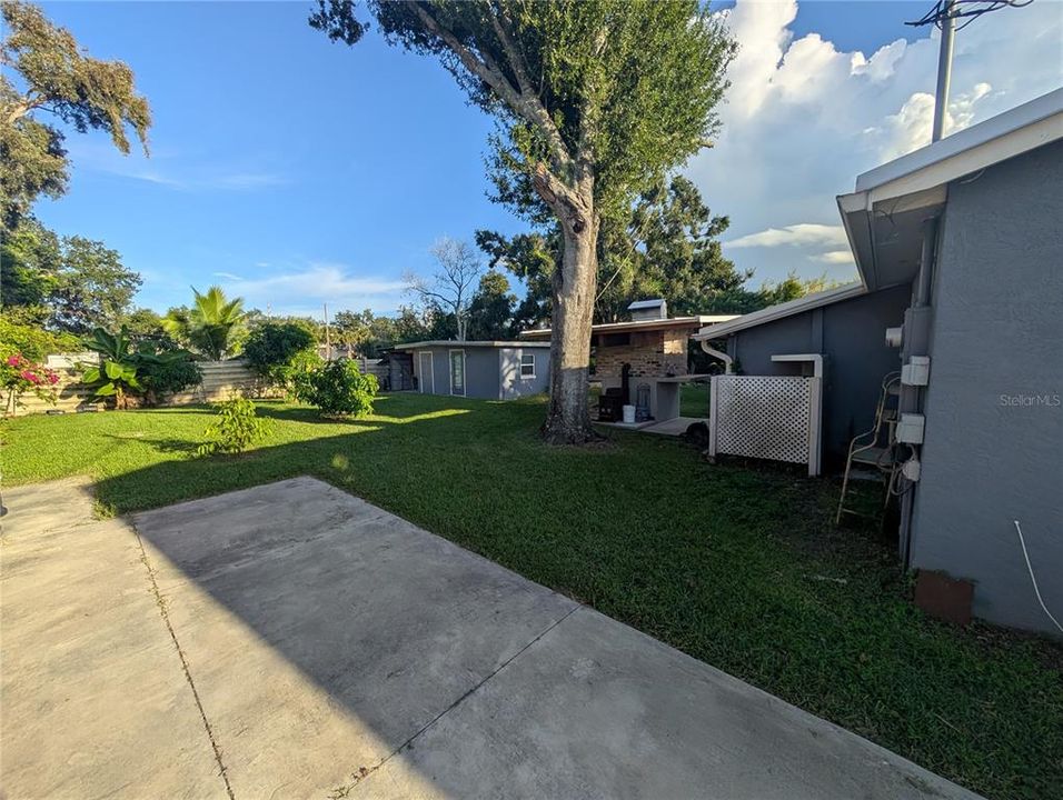 For Rent: $2,400 (3 beds, 2 baths, 1615 Square Feet)