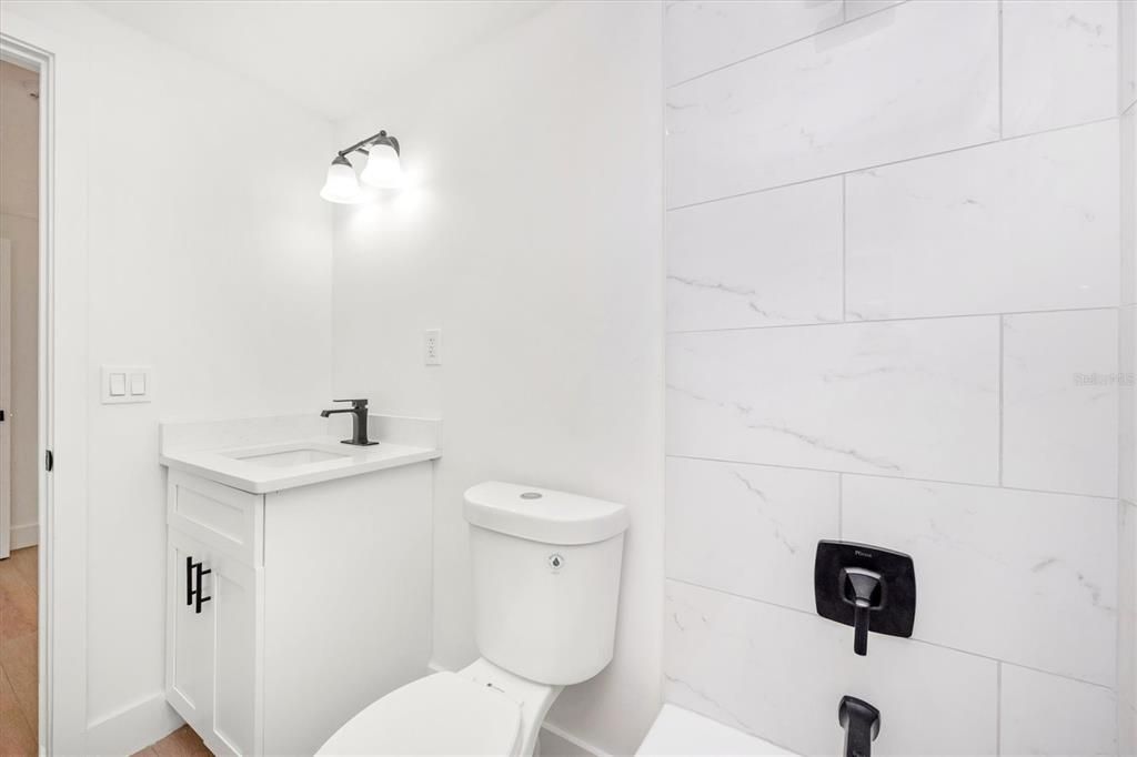 For Sale: $275,000 (3 beds, 2 baths, 1213 Square Feet)