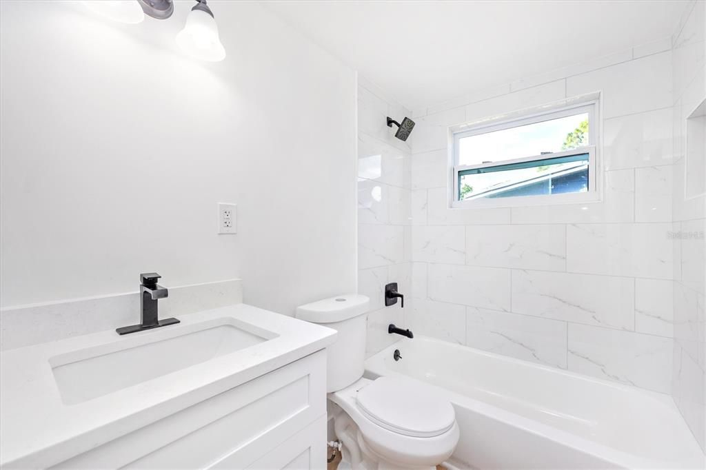 For Sale: $275,000 (3 beds, 2 baths, 1213 Square Feet)