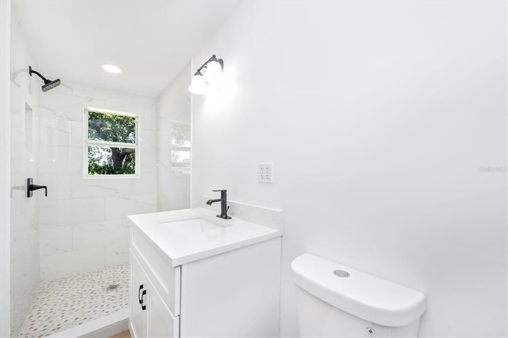 For Sale: $275,000 (3 beds, 2 baths, 1213 Square Feet)